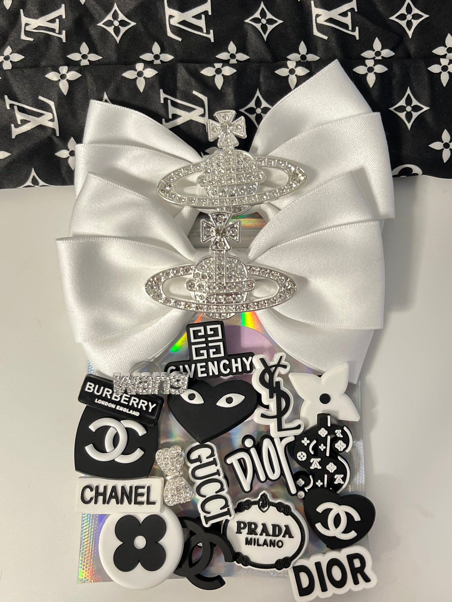 White and black bows complete bundle