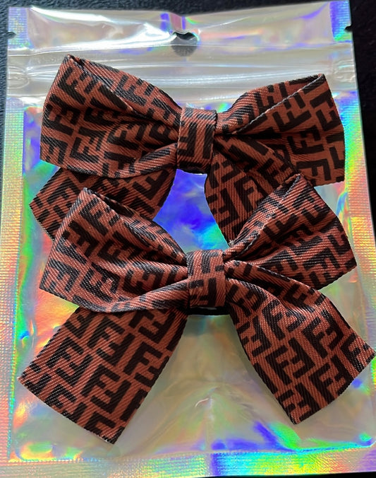 Mini brown & black F bows set