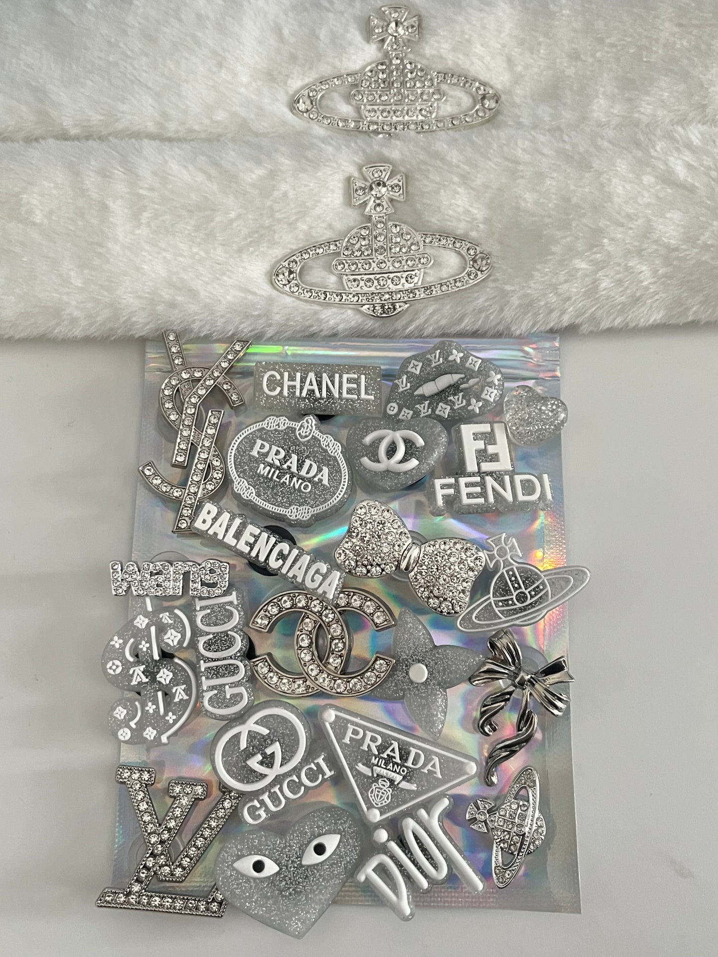 White fur straps bundle