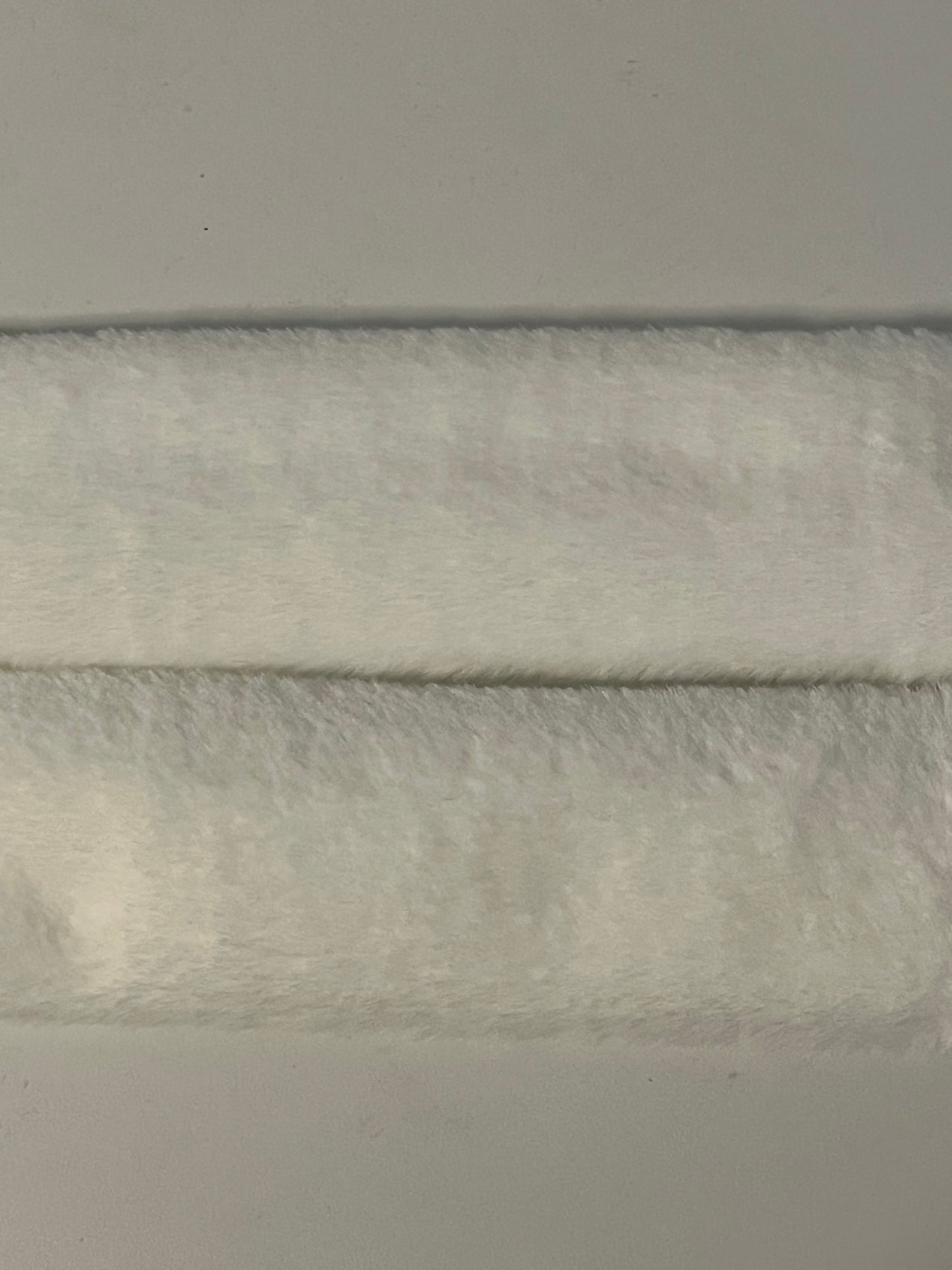 White fur plain straps set