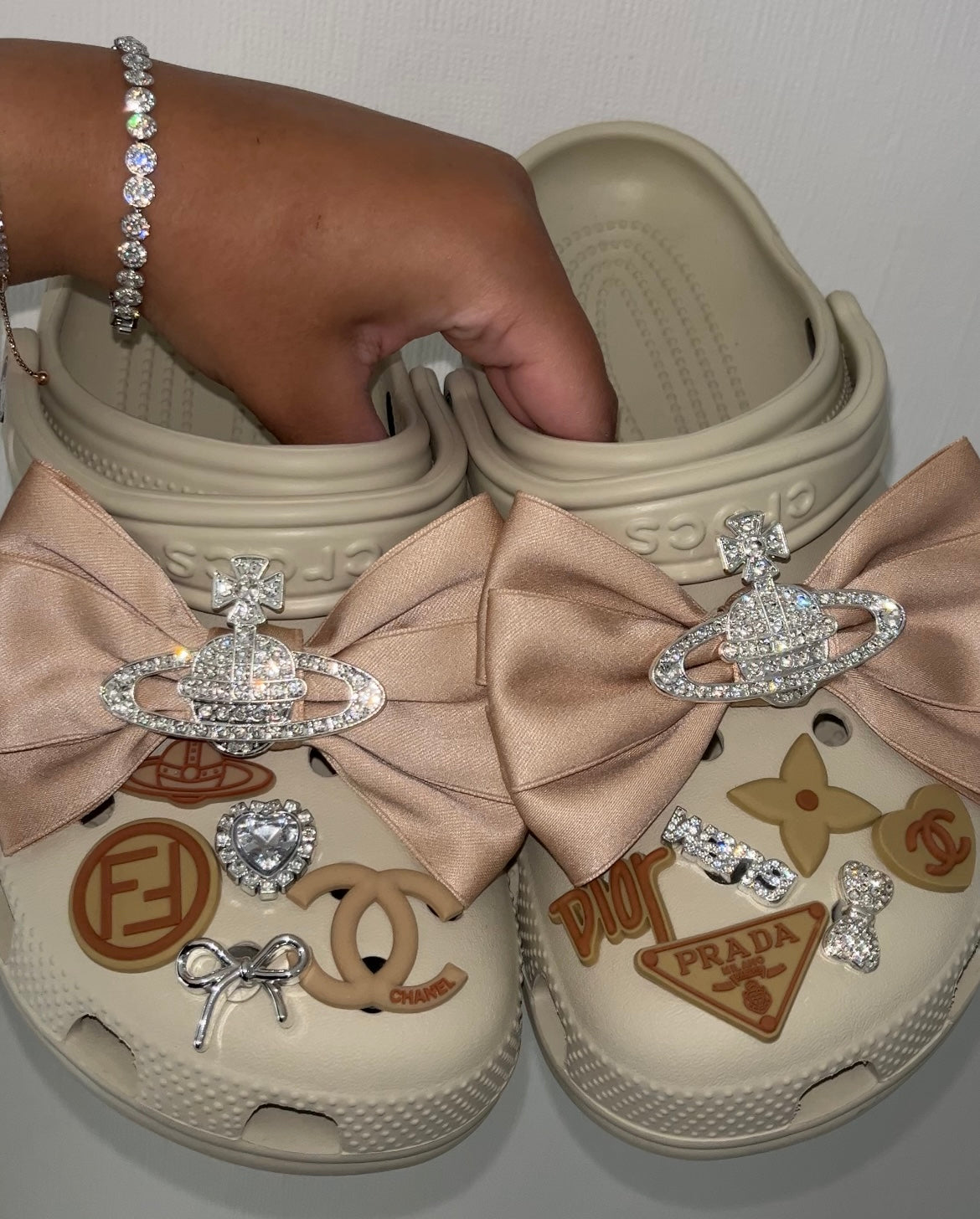 Beige £15 Bows bundle- crocs not included