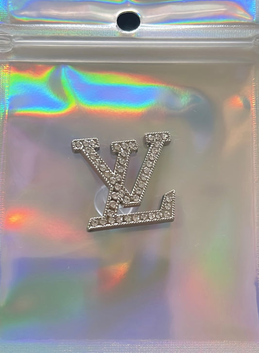 Silver L metal charm