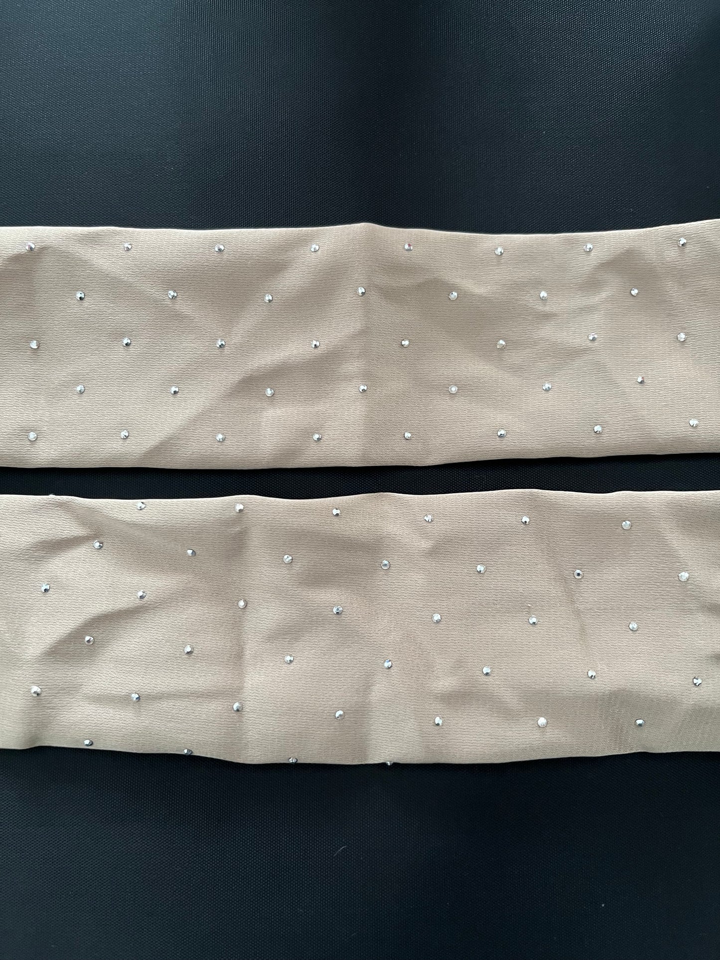 Beige plain sparkle straps set