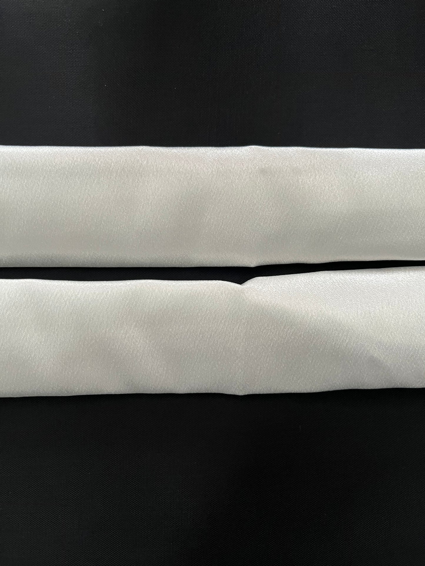 White plain straps set