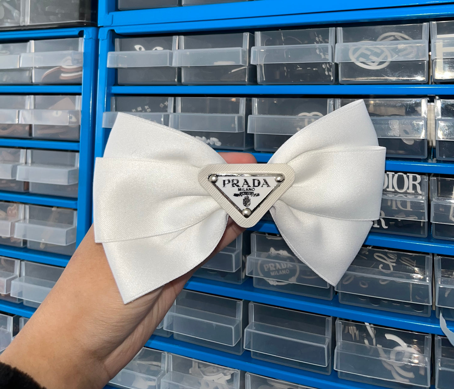 CROC - White triangle bows